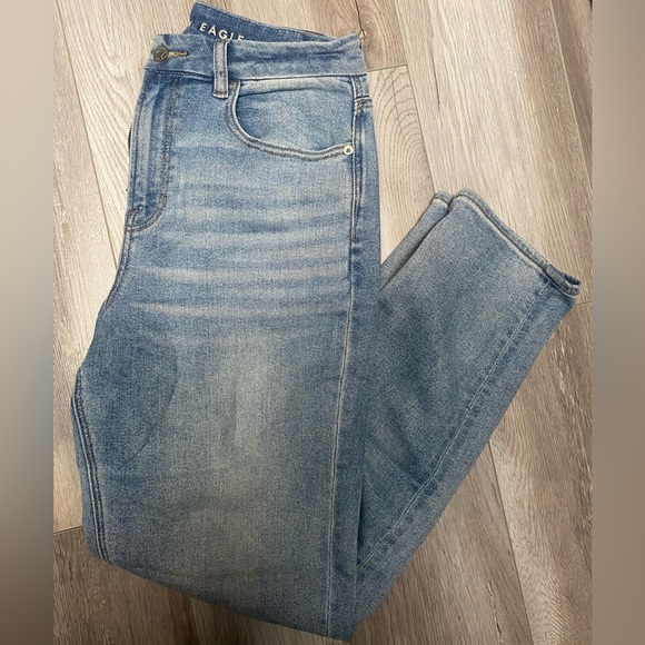 American Eagle Stretch Curvy Mom Jeans - Picture 2 of 3
